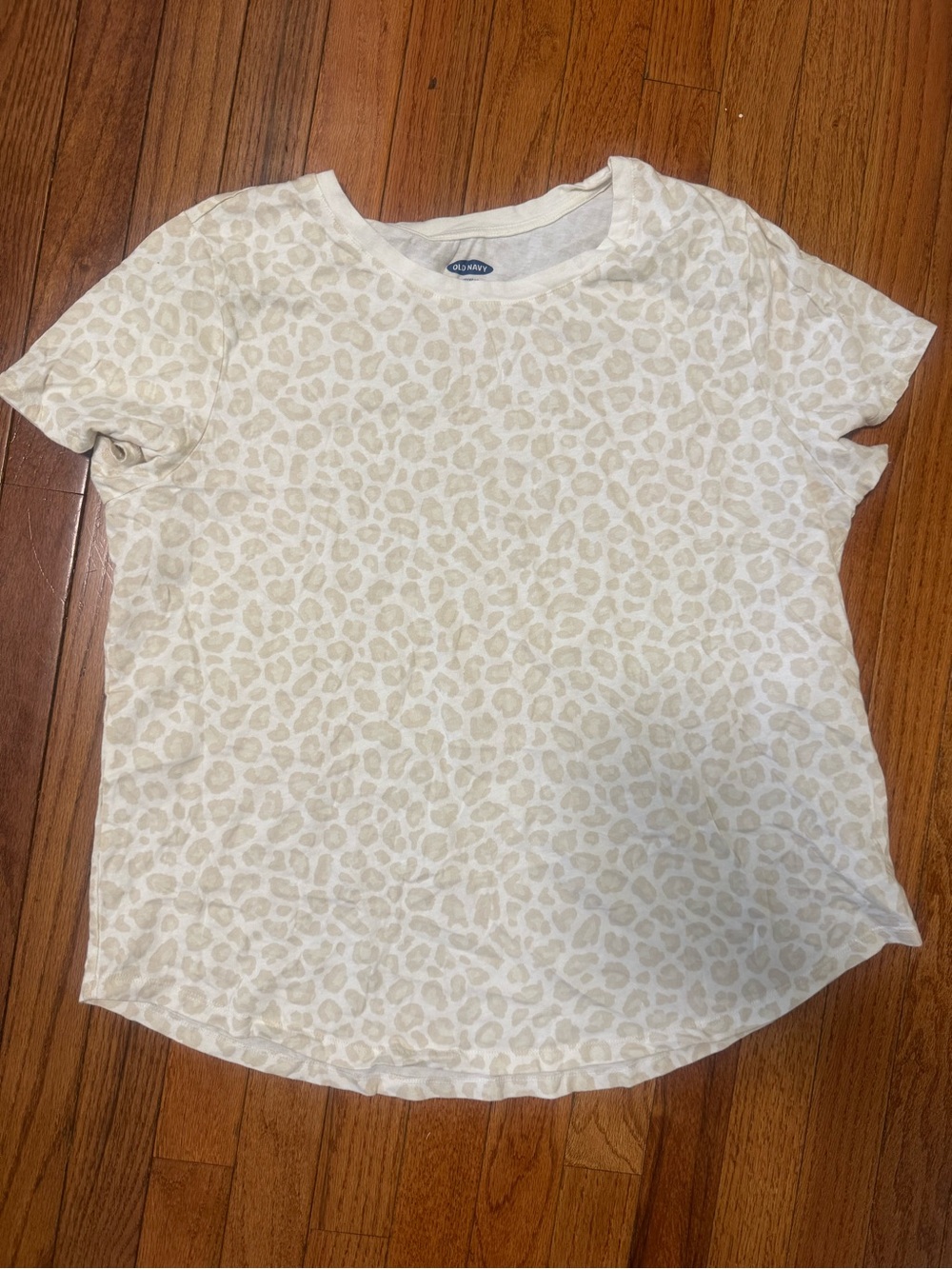 Old Navy Cream Leopard Print Short Sleeve Tee